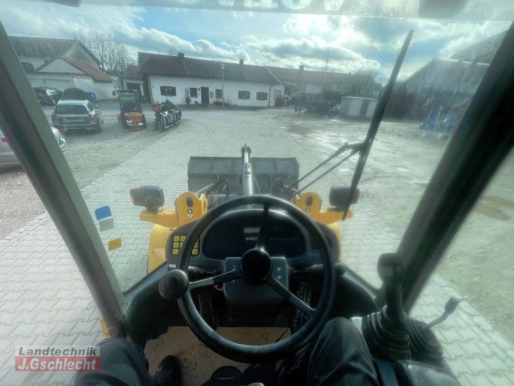Radlader of the type Volvo L 30B pro, Gebrauchtmaschine in Mühldorf (Picture 22)