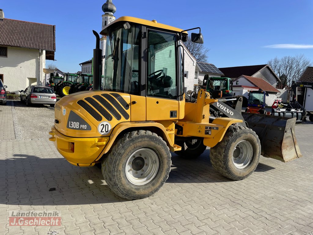 Radlader of the type Volvo L 30B pro, Gebrauchtmaschine in Mühldorf (Picture 3)