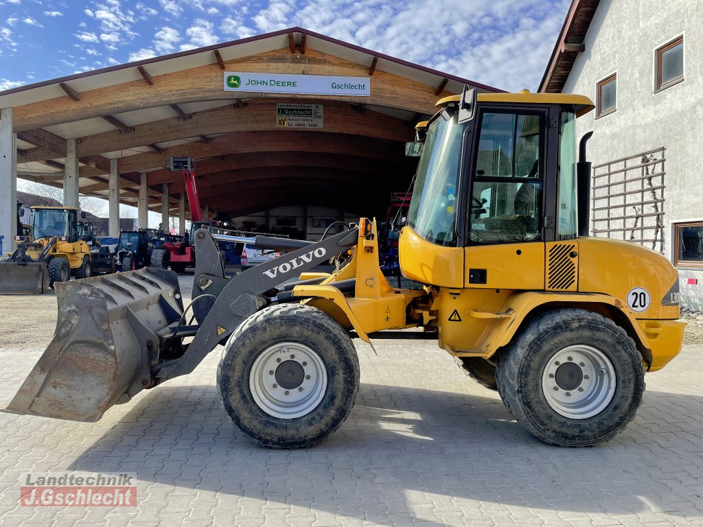 Radlader of the type Volvo L 30B pro, Gebrauchtmaschine in Mühldorf (Picture 8)