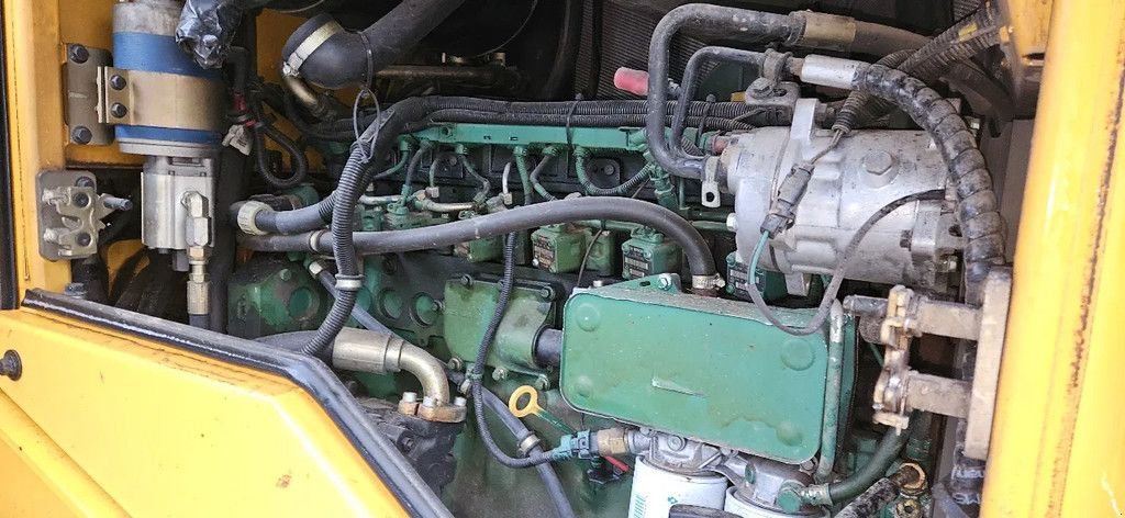 Radlader des Typs Volvo L 60 E, Gebrauchtmaschine in Scharsterbrug (Bild 4)