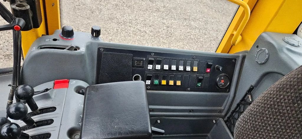 Radlader des Typs Volvo L 60 E, Gebrauchtmaschine in Scharsterbrug (Bild 8)