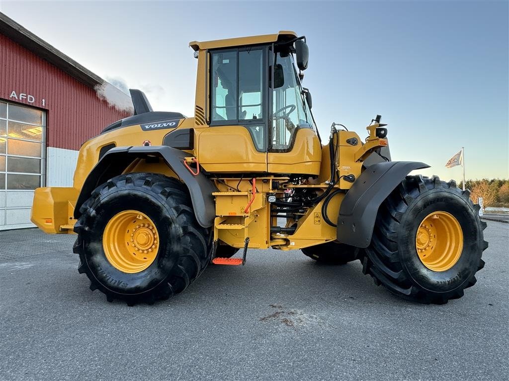 Radlader des Typs Volvo L 90 H KUN 5500 TIMER OG NYE DÆK!, Gebrauchtmaschine in Nørager (Bild 11)