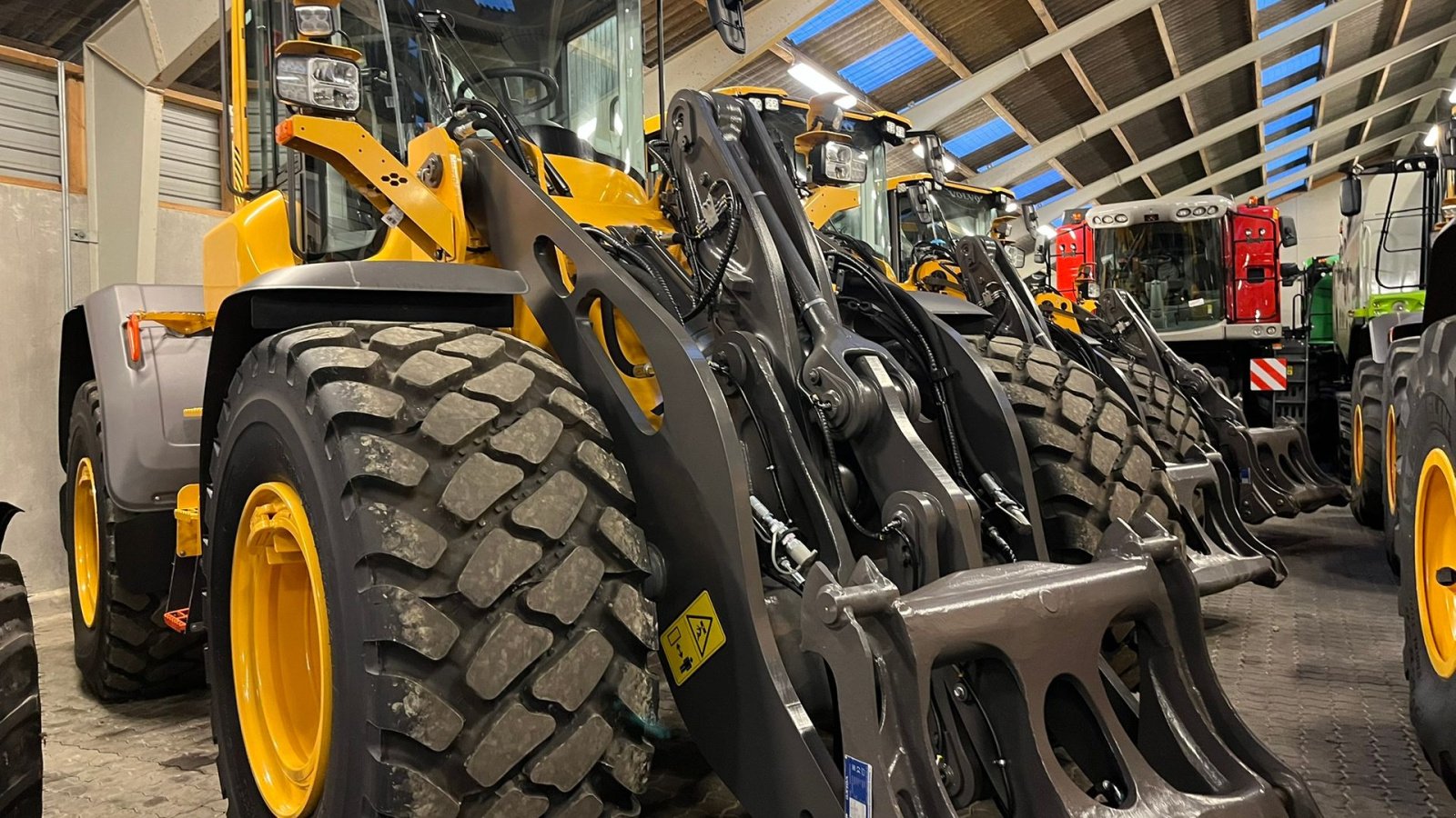 Radlader от тип Volvo L 90H  H2 fabriksny Dansk maskine med masser af udstyr, blan.Co-Pilot & med brede 650/65R25 hjul, Gebrauchtmaschine в Lintrup (Снимка 3)