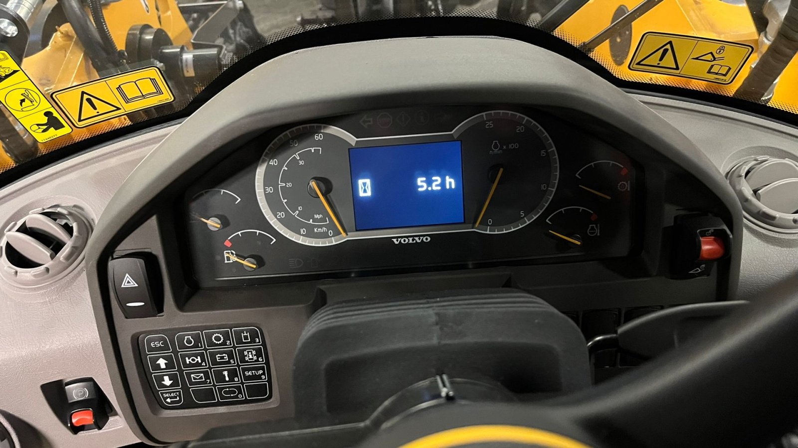 Radlader от тип Volvo L 90H  H2 fabriksny Dansk maskine med masser af udstyr, blan.Co-Pilot & med brede 650/65R25 hjul, Gebrauchtmaschine в Lintrup (Снимка 11)