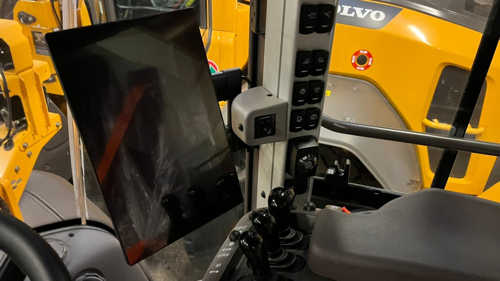 Radlader Türe ait Volvo L 90H  H2 fabriksny Dansk maskine med masser af udstyr, blan.Co-Pilot & med brede 650/65R25 hjul, Gebrauchtmaschine içinde Lintrup (resim 9)