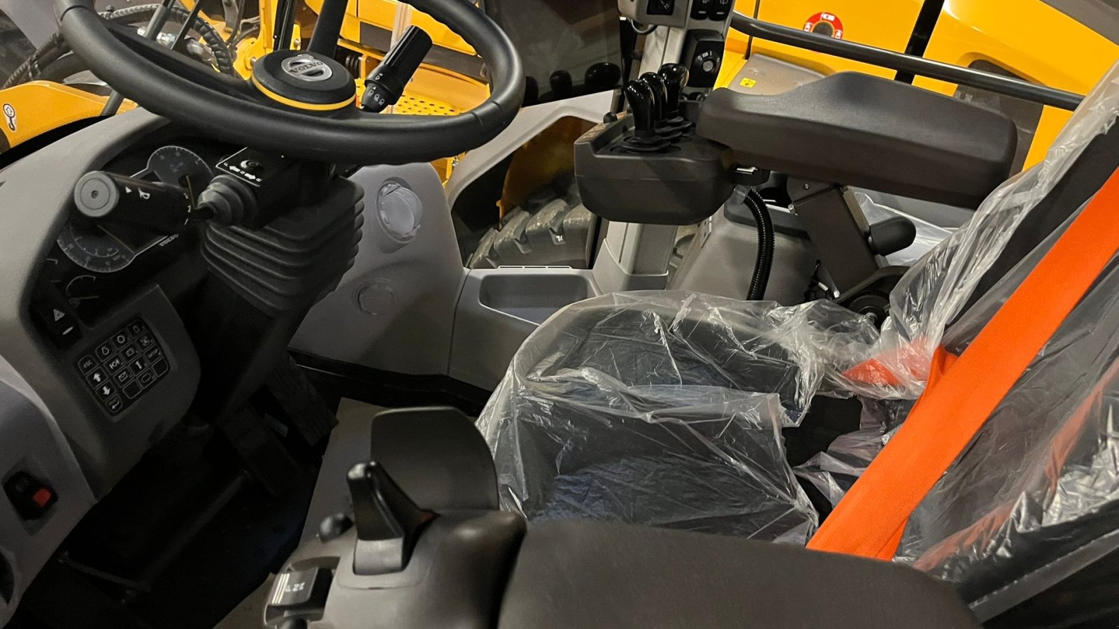 Radlader Türe ait Volvo L 90H  H2 fabriksny Dansk maskine med masser af udstyr, blan.Co-Pilot & med brede 650/65R25 hjul, Gebrauchtmaschine içinde Lintrup (resim 8)