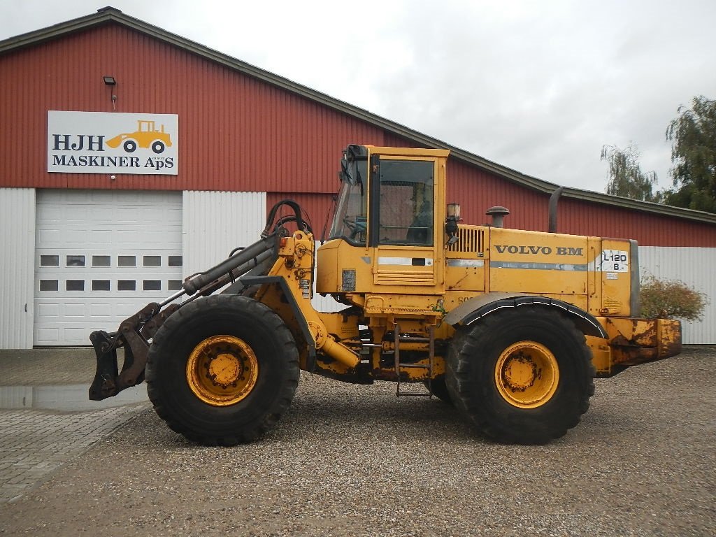 Radlader des Typs Volvo L120B, Gebrauchtmaschine in Aabenraa (Bild 4)