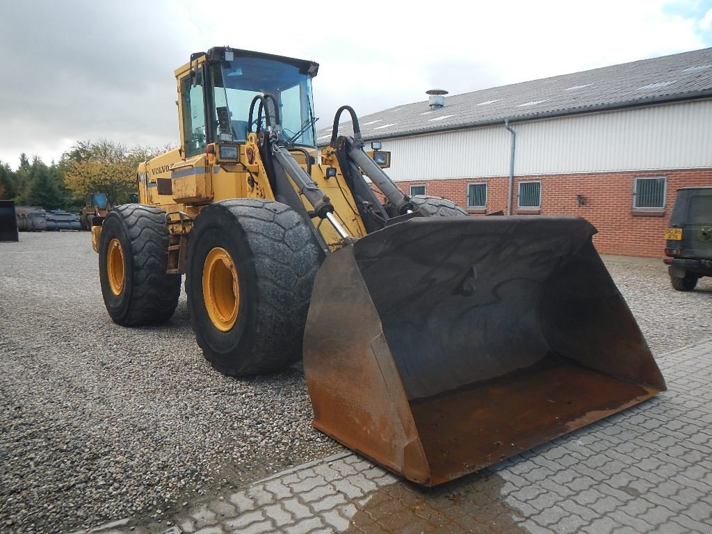 Radlader des Typs Volvo L120B, Gebrauchtmaschine in Aabenraa (Bild 4)