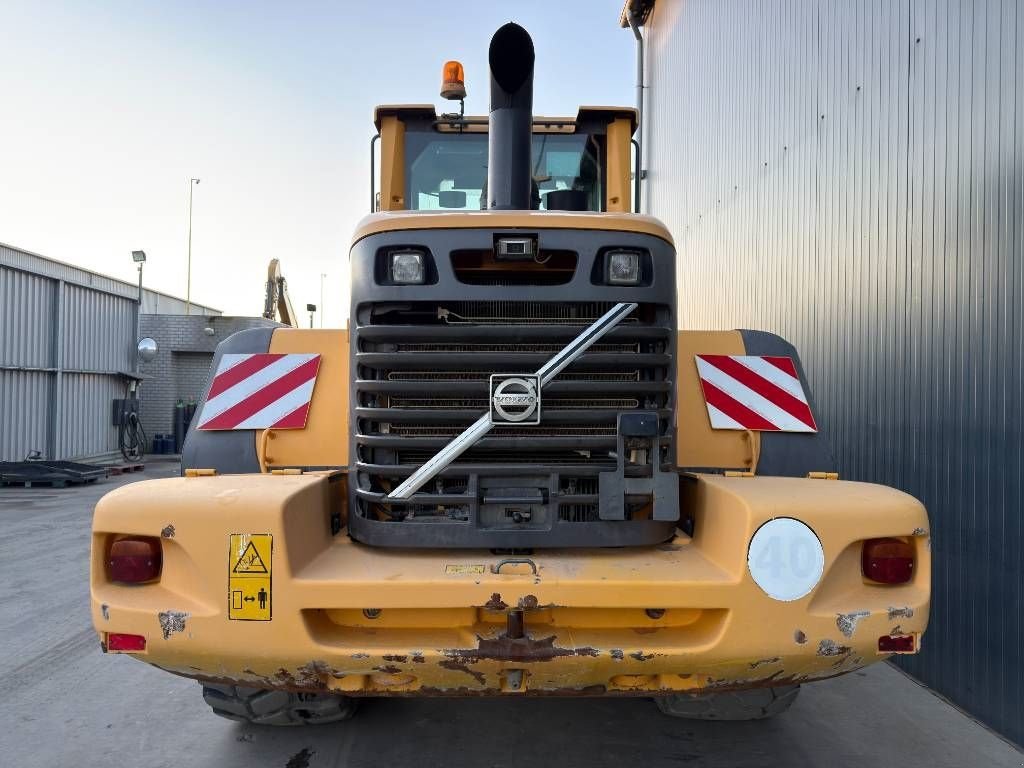 Radlader of the type Volvo L120F, Gebrauchtmaschine in Venlo (Picture 4)