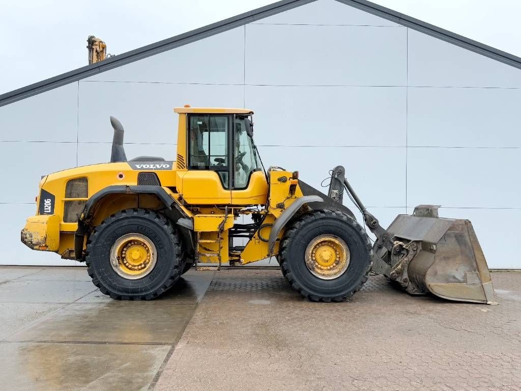 Radlader of the type Volvo L120G - 3rd Function / Quick Coupler / Auto Lube, Gebrauchtmaschine in Veldhoven (Picture 7)