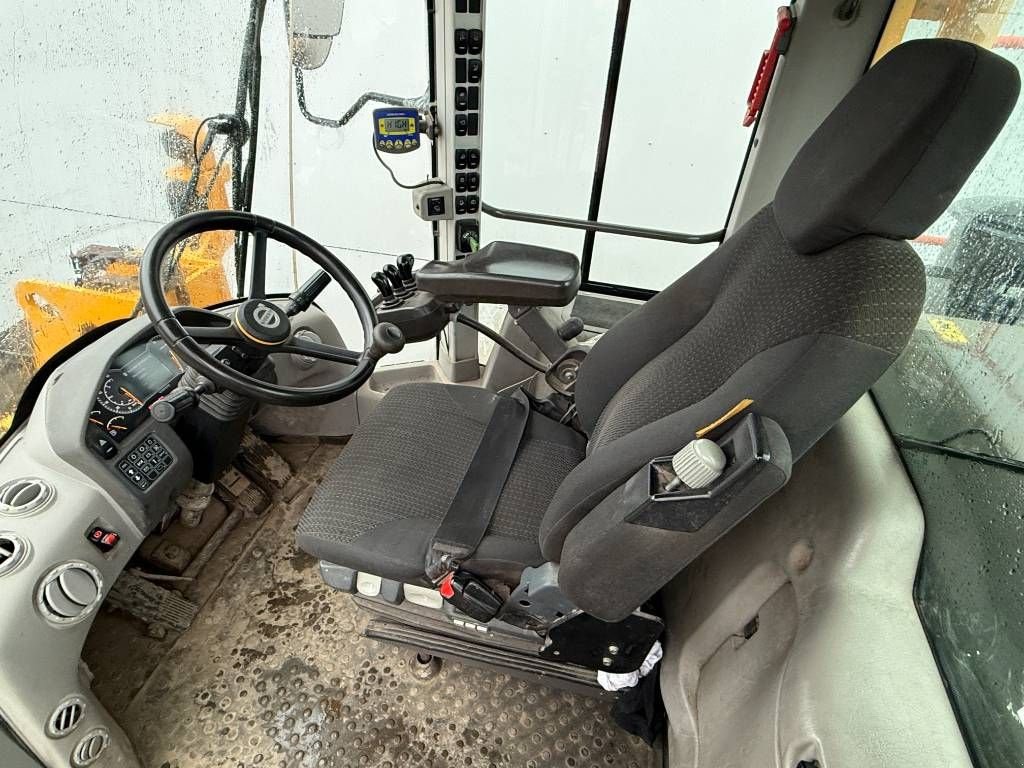 Radlader от тип Volvo L120H - 3rd Function / Weight System, Gebrauchtmaschine в Veldhoven (Снимка 9)