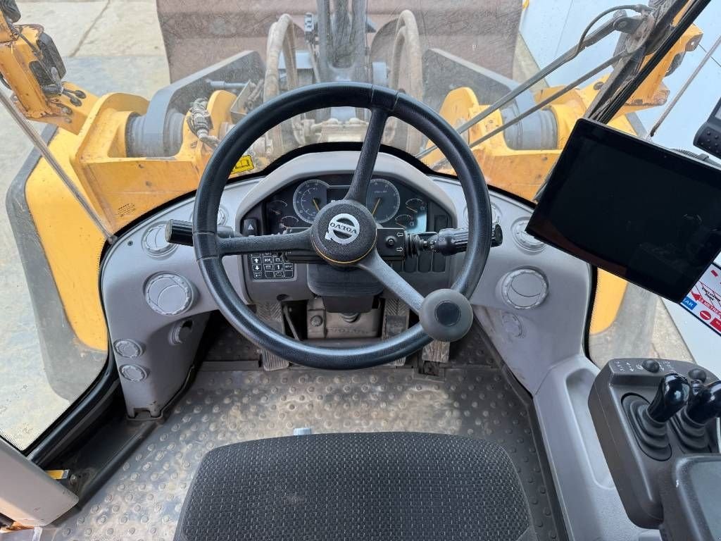 Radlader Türe ait Volvo L150H - Weight System / Backup Camera, Gebrauchtmaschine içinde Veldhoven (resim 10)