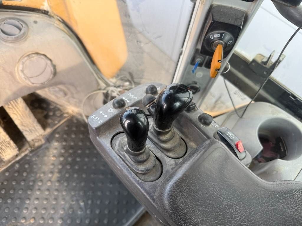 Radlader des Typs Volvo L180G - German Machine / Auto Greasing, Gebrauchtmaschine in Veldhoven (Bild 11)