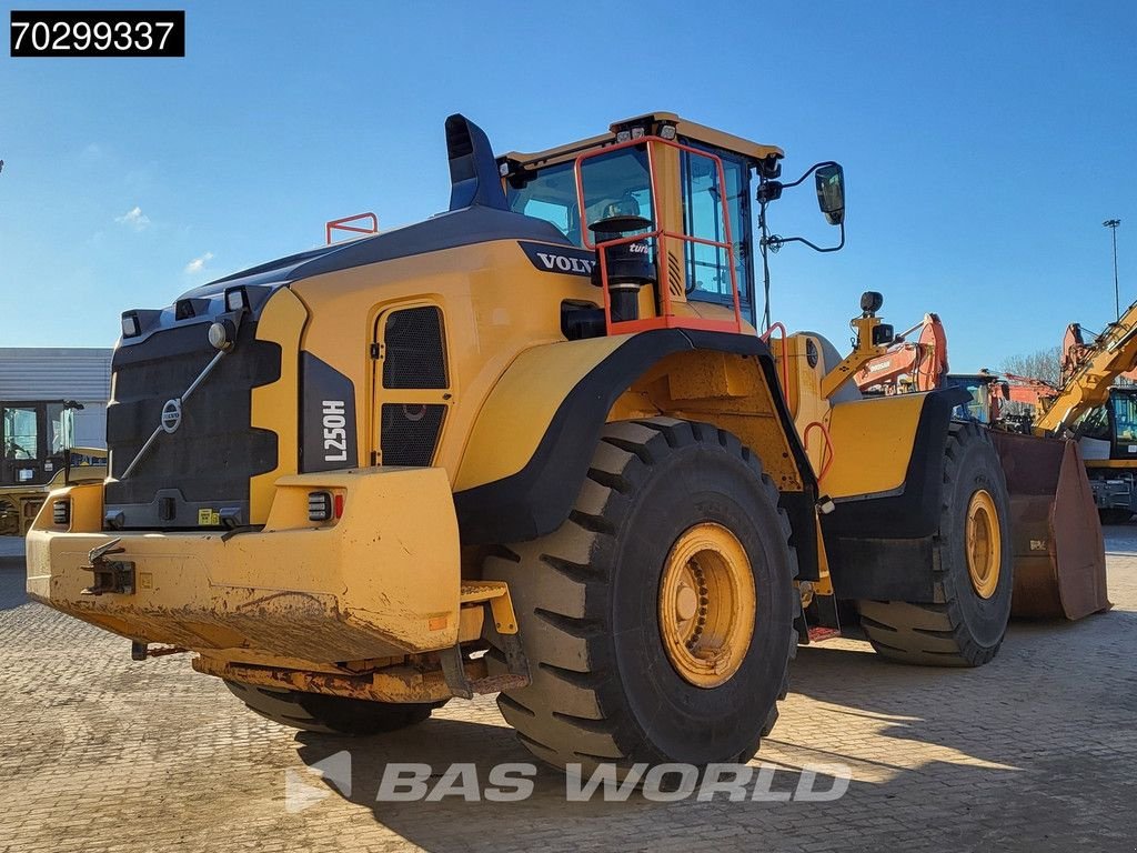Radlader des Typs Volvo L250 H, Gebrauchtmaschine in Veghel (Bild 5)