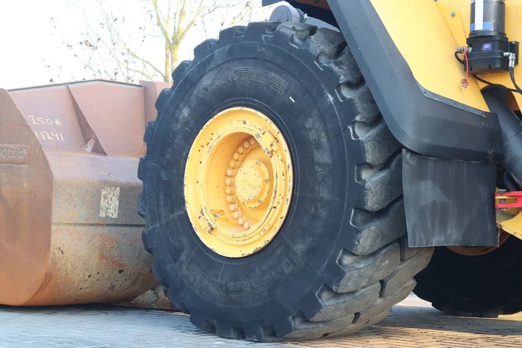 Radlader du type Volvo L250H L 250 H BSS CDC BUCKET WEIGHT SYSTEM, Gebrauchtmaschine en Marknesse (Photo 10)