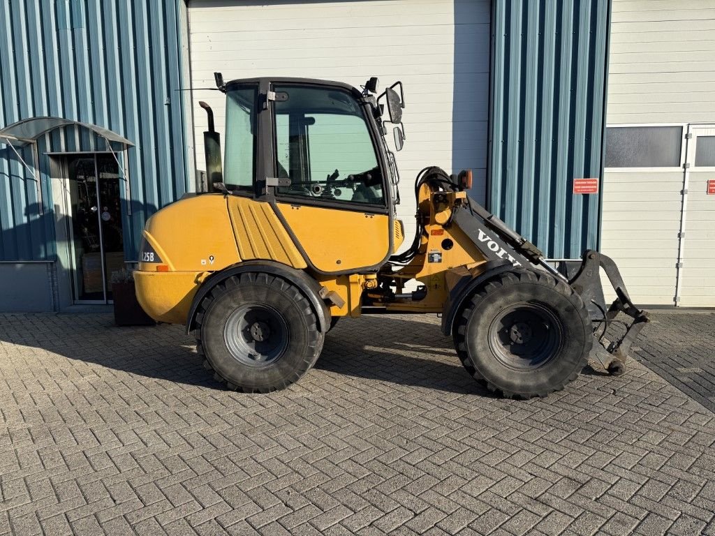 Radlader tipa Volvo L25B, Gebrauchtmaschine u Oirschot (Slika 2)