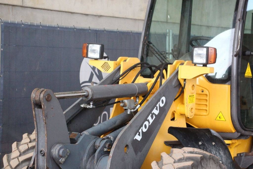 Radlader от тип Volvo L25F-P, Gebrauchtmaschine в Antwerpen (Снимка 11)