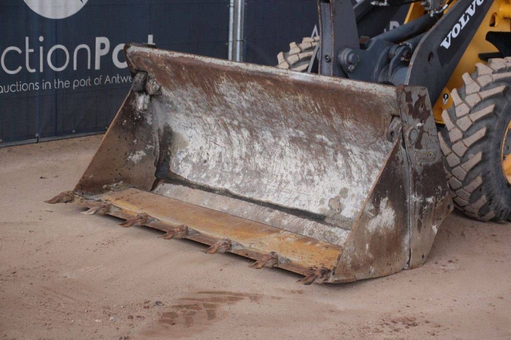 Radlader от тип Volvo L25F-P, Gebrauchtmaschine в Antwerpen (Снимка 10)