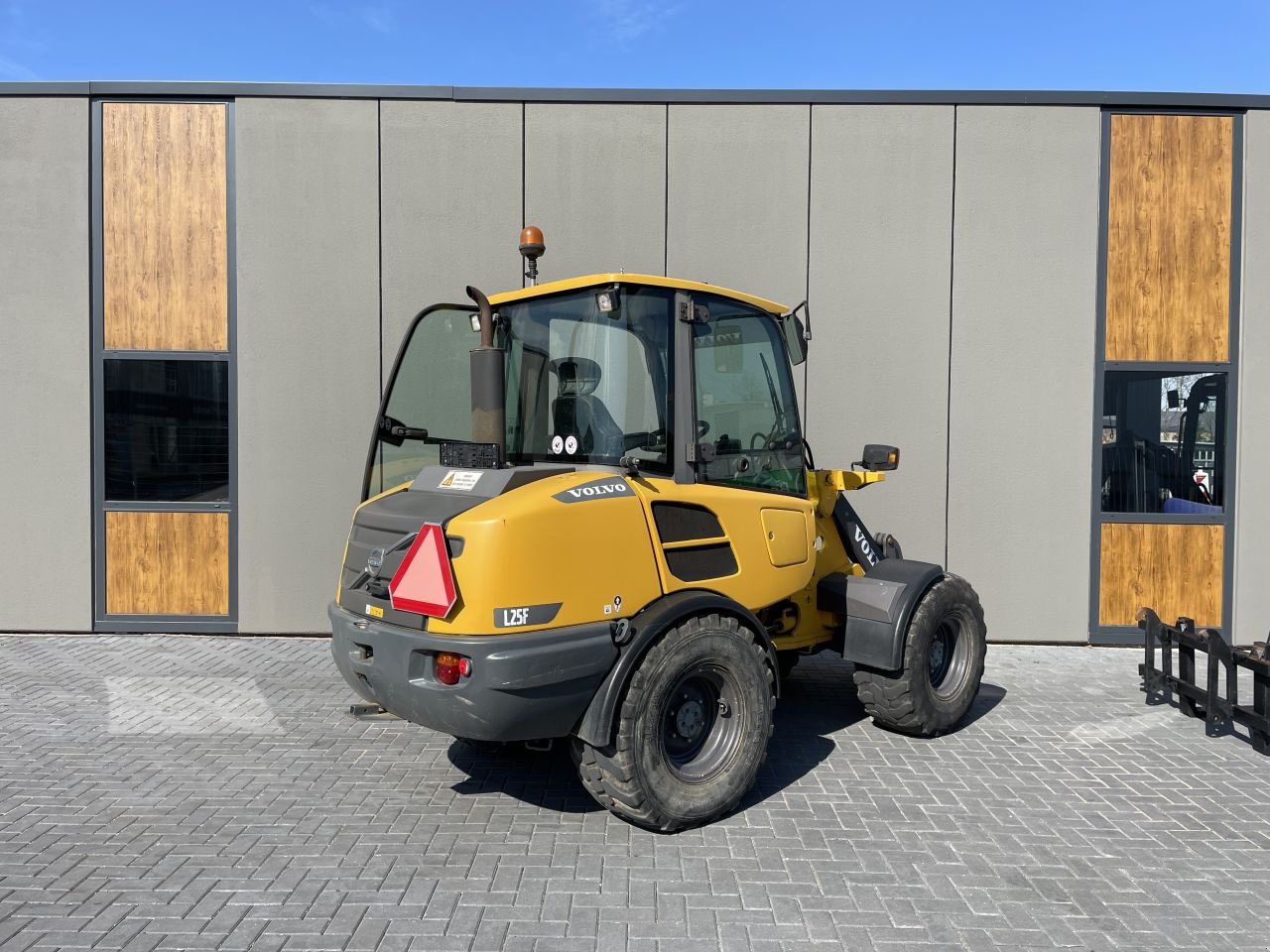 Radlader des Typs Volvo L25F-P, Gebrauchtmaschine in Krimpen aan de Lek (Bild 3)