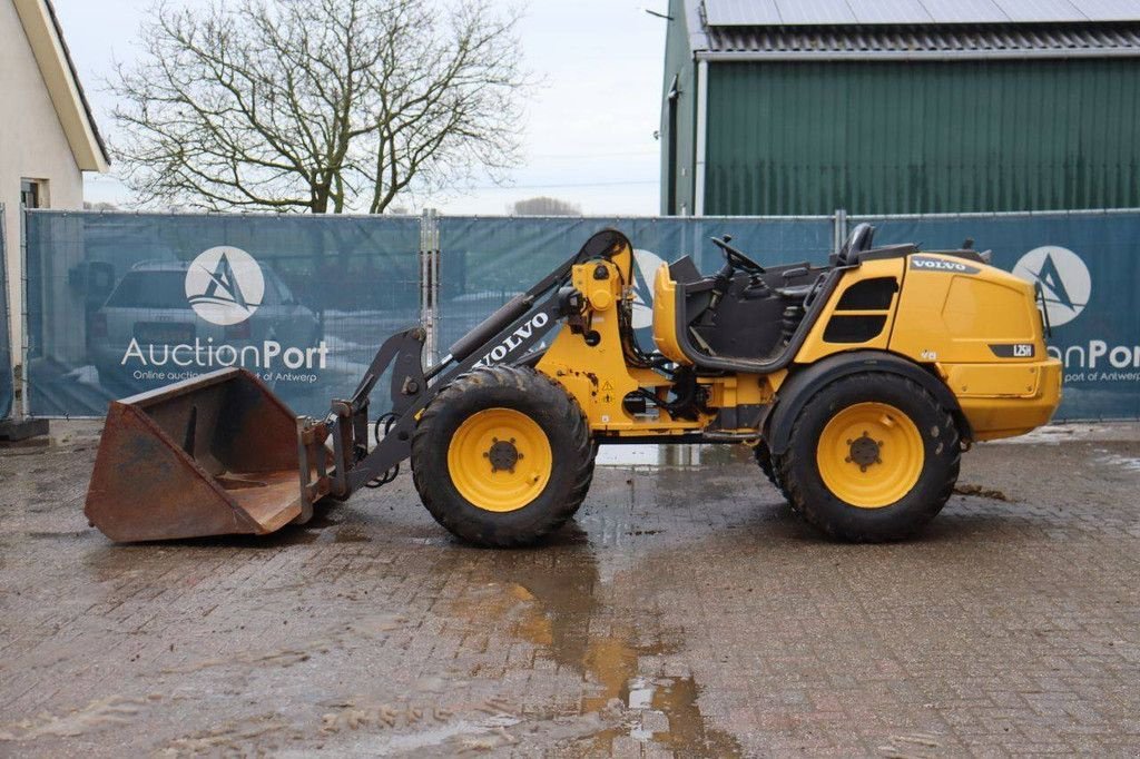 Radlader типа Volvo L25H, Gebrauchtmaschine в Antwerpen (Фотография 2)