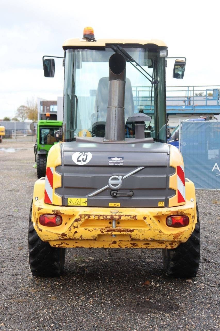 Radlader van het type Volvo L30G, Gebrauchtmaschine in Antwerpen (Foto 5)