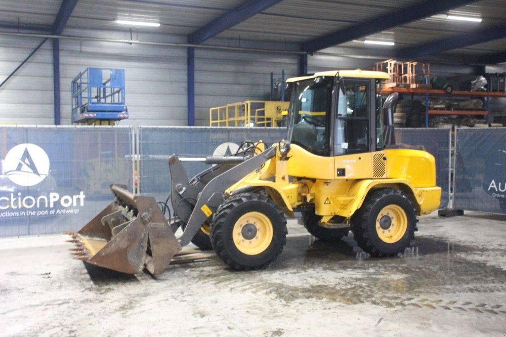 Radlader del tipo Volvo L30G, Gebrauchtmaschine en Antwerpen (Imagen 1)