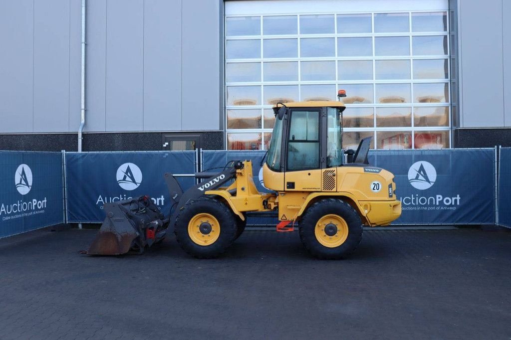 Radlader typu Volvo L30G, Gebrauchtmaschine w Antwerpen (Zdjęcie 2)