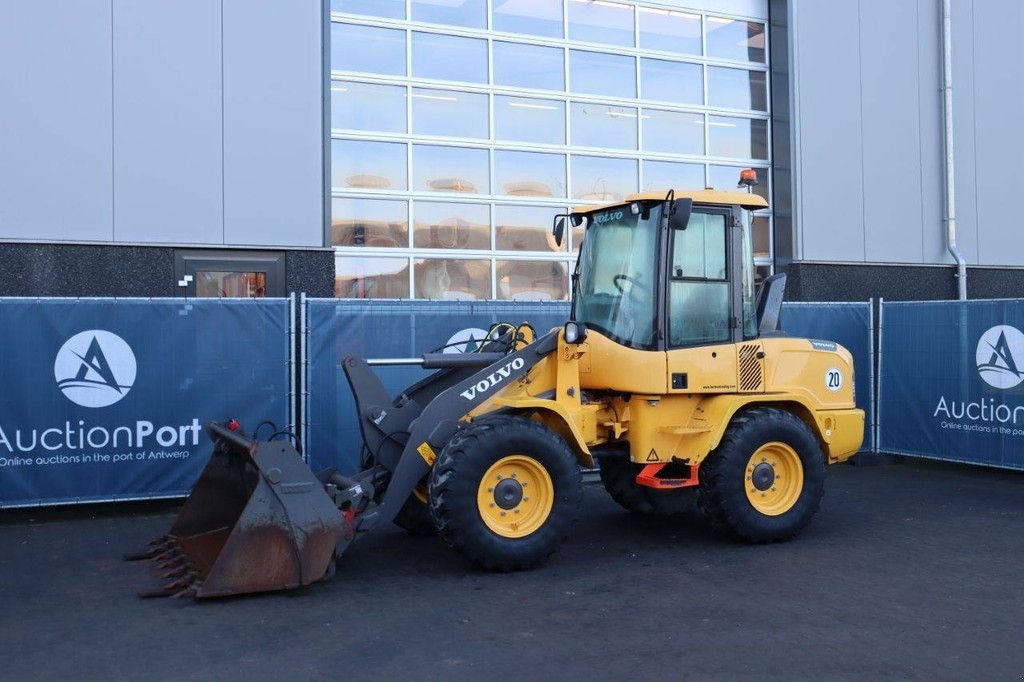 Radlader typu Volvo L30G, Gebrauchtmaschine w Antwerpen (Zdjęcie 10)