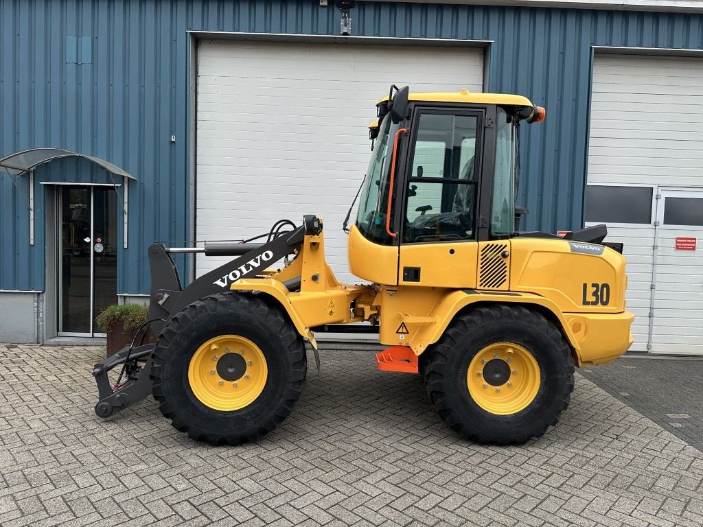 Radlader des Typs Volvo L30HS, Neumaschine in Oirschot (Bild 3)