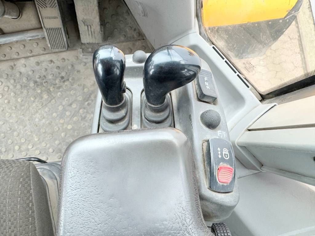 Radlader of the type Volvo L350H - Dutch Machine / CDC Steering, Gebrauchtmaschine in Veldhoven (Picture 11)