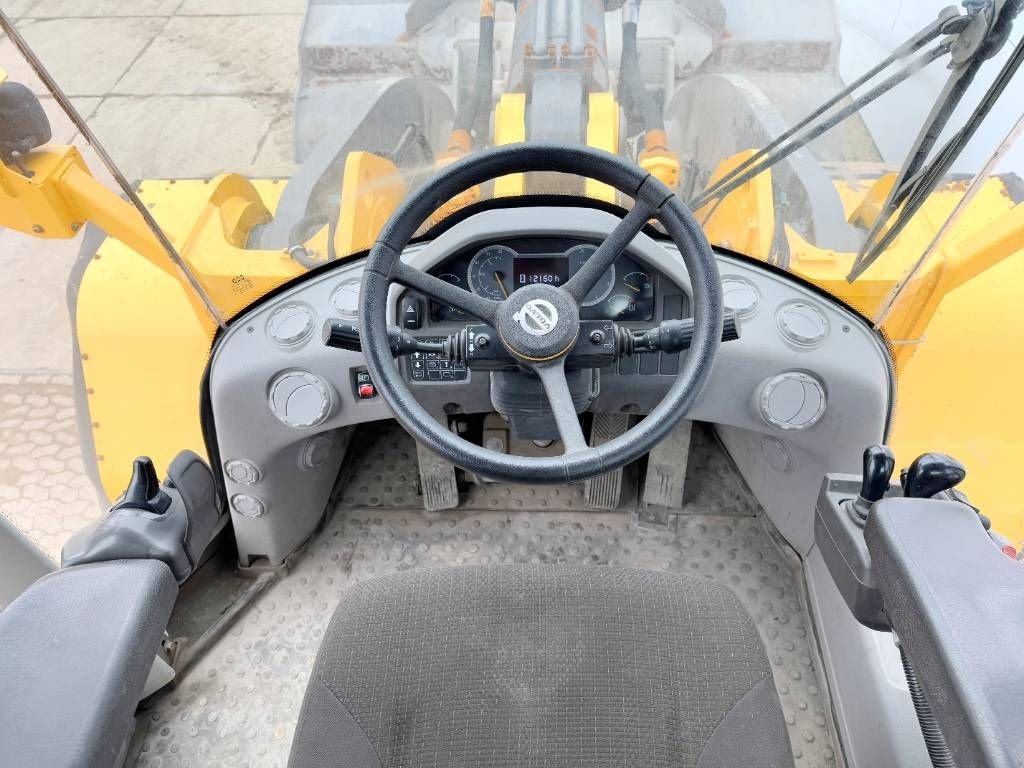 Radlader of the type Volvo L350H - Dutch Machine / CDC Steering, Gebrauchtmaschine in Veldhoven (Picture 9)