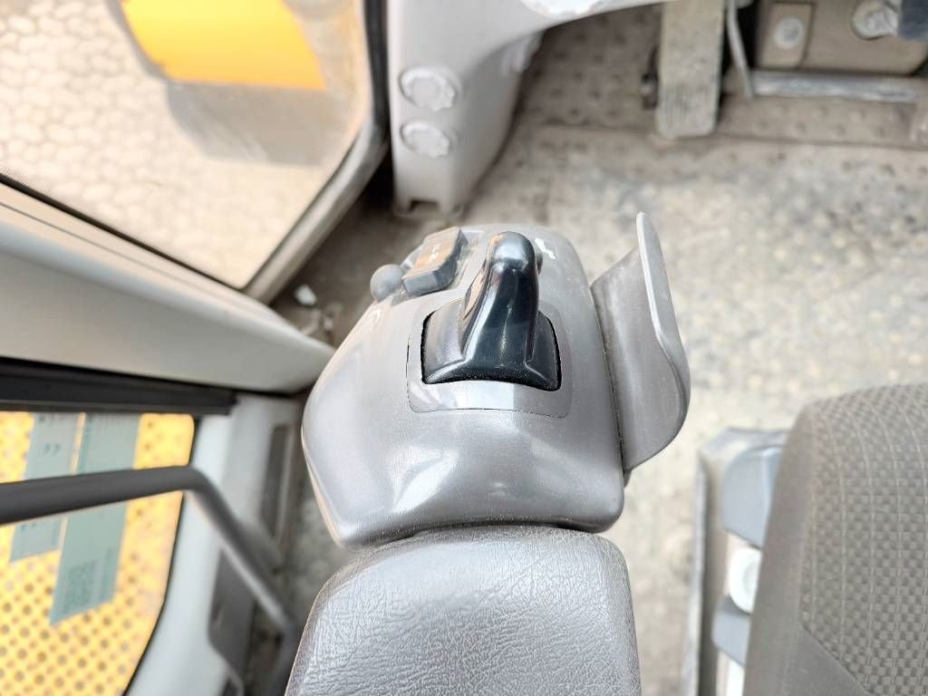 Radlader of the type Volvo L350H - Dutch Machine / CDC Steering, Gebrauchtmaschine in Veldhoven (Picture 10)