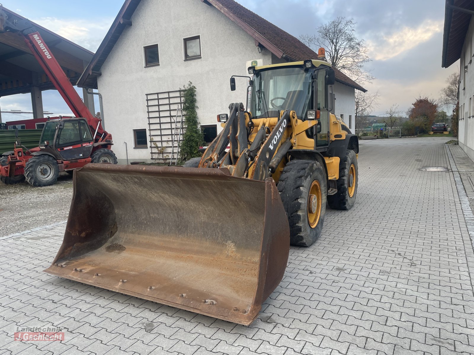 Radlader des Typs Volvo L50 F, Gebrauchtmaschine in Mühldorf (Bild 3)