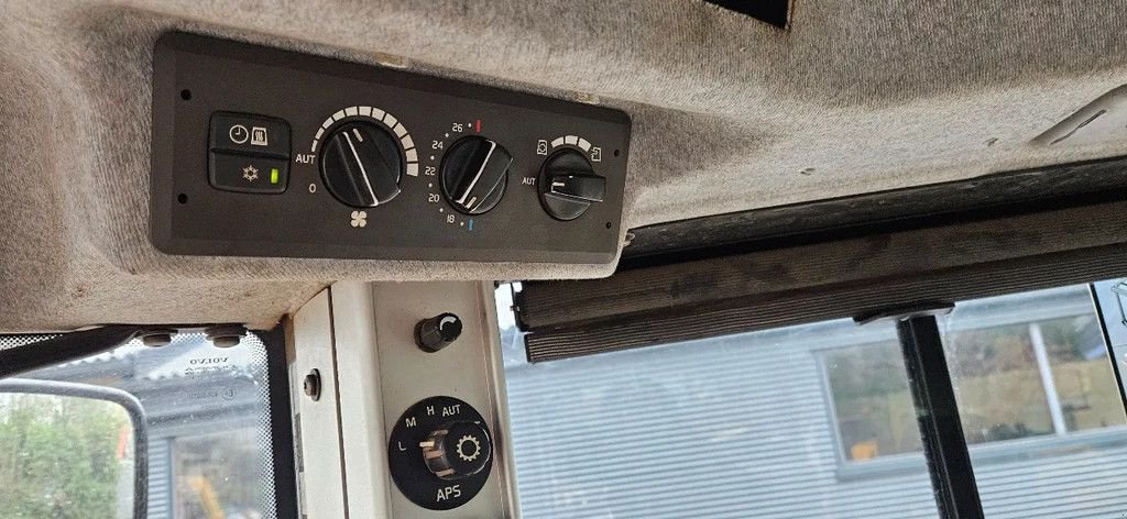 Radlader des Typs Volvo L60F, Gebrauchtmaschine in Scharsterbrug (Bild 9)