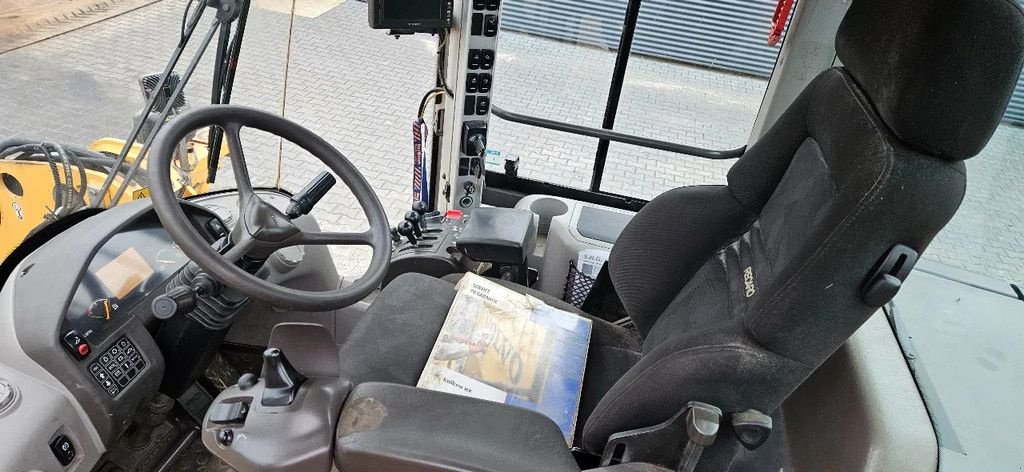 Radlader des Typs Volvo L60F, Gebrauchtmaschine in Scharsterbrug (Bild 7)