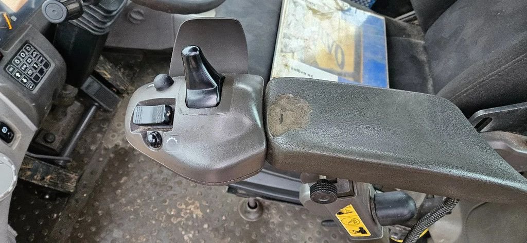 Radlader des Typs Volvo L60F, Gebrauchtmaschine in Scharsterbrug (Bild 8)