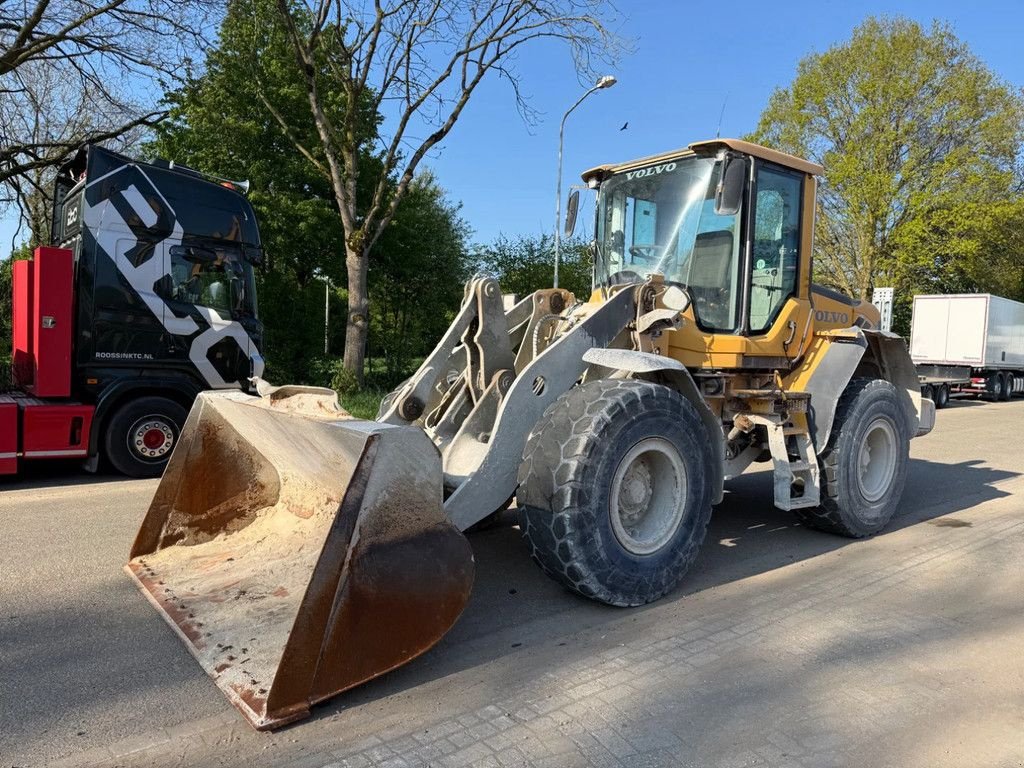 Radlader des Typs Volvo L60F, Gebrauchtmaschine in Doetinchem (Bild 2)