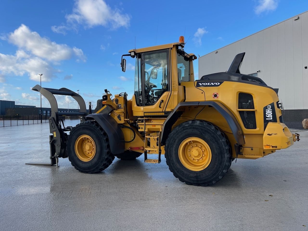 Radlader des Typs Volvo L60H, Gebrauchtmaschine in Holten (Bild 2)