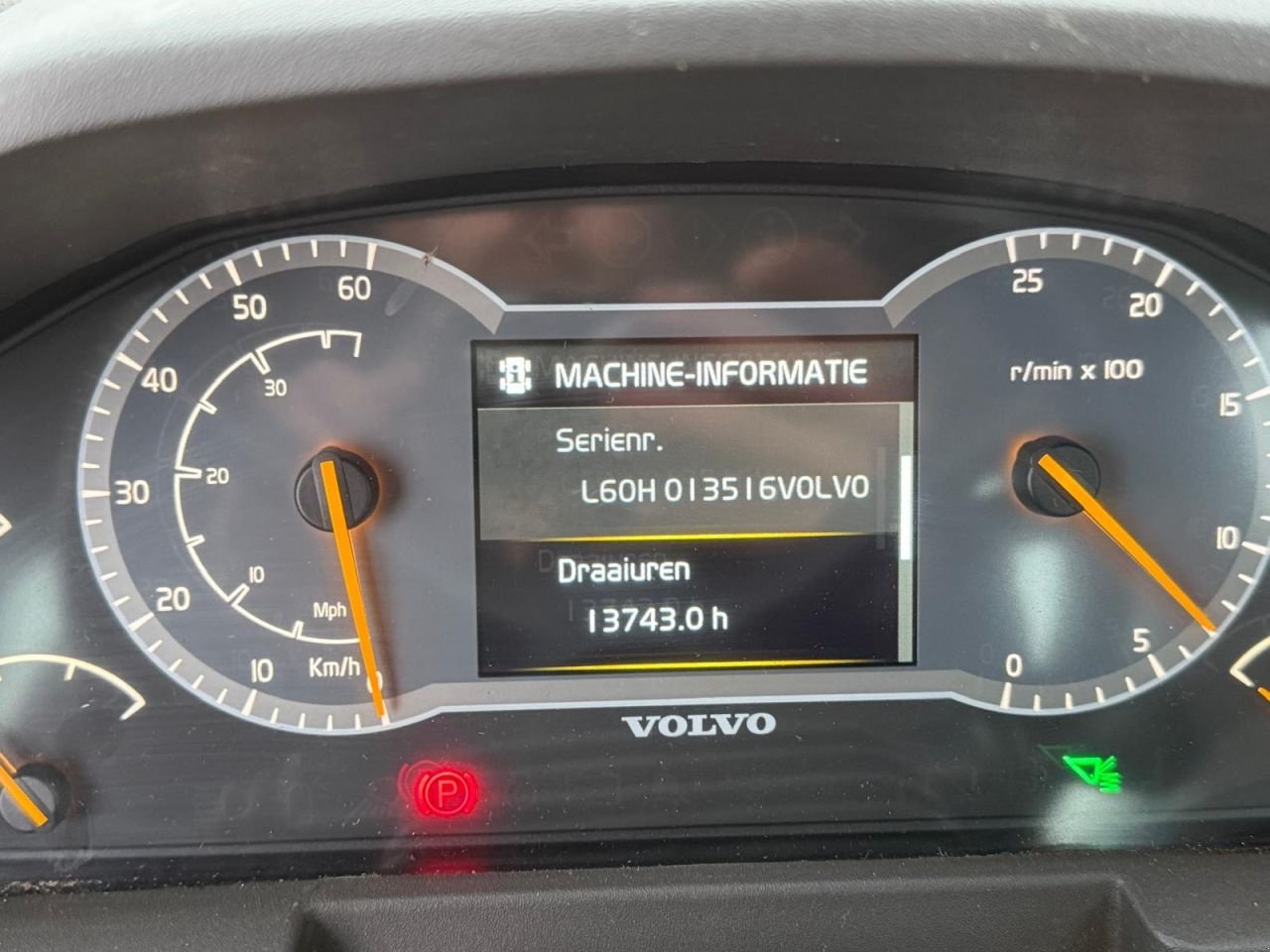 Radlader tip Volvo L60H, Gebrauchtmaschine in Oirschot (Poză 11)