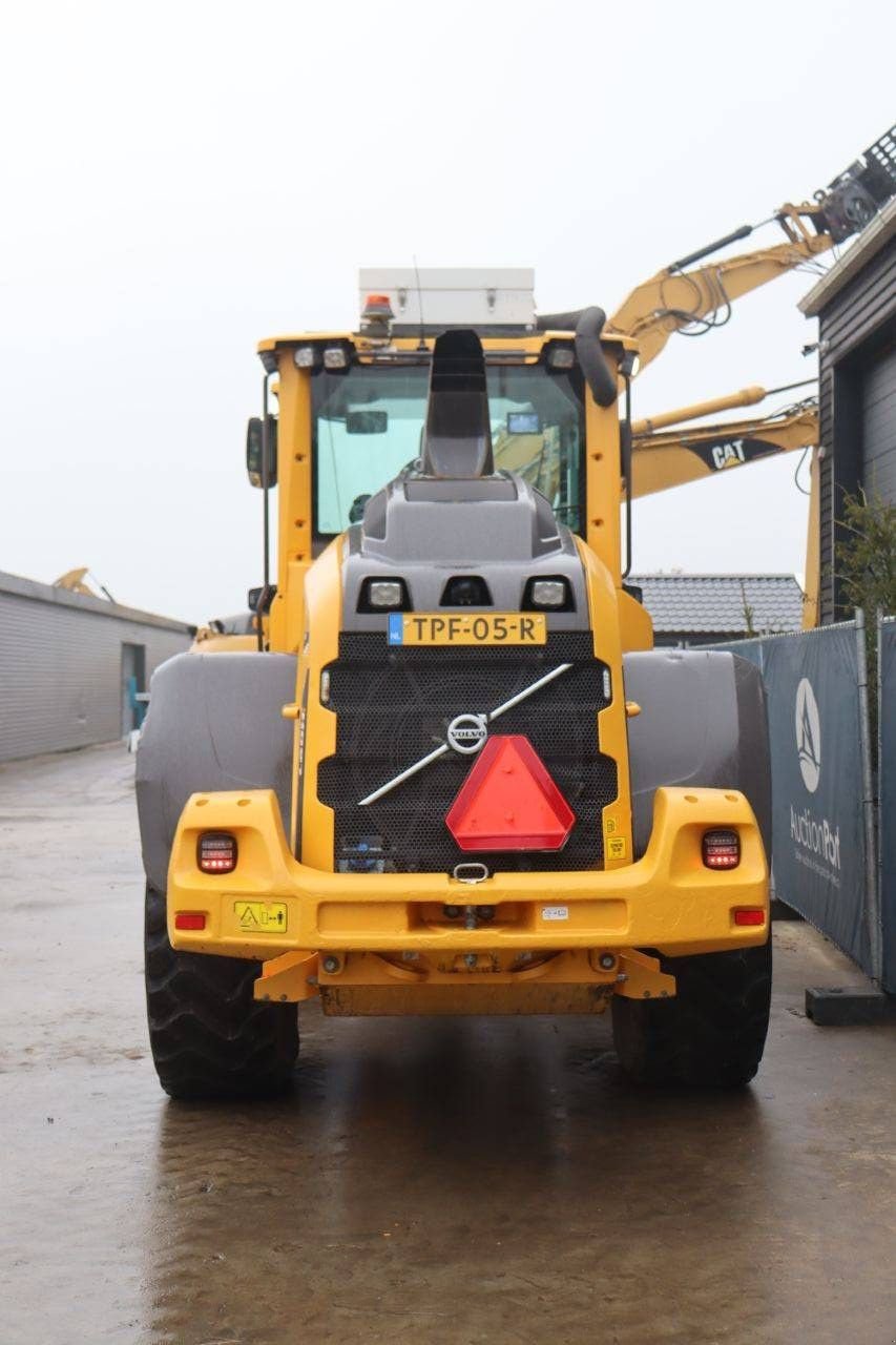 Radlader от тип Volvo L60H, Gebrauchtmaschine в Antwerpen (Снимка 5)