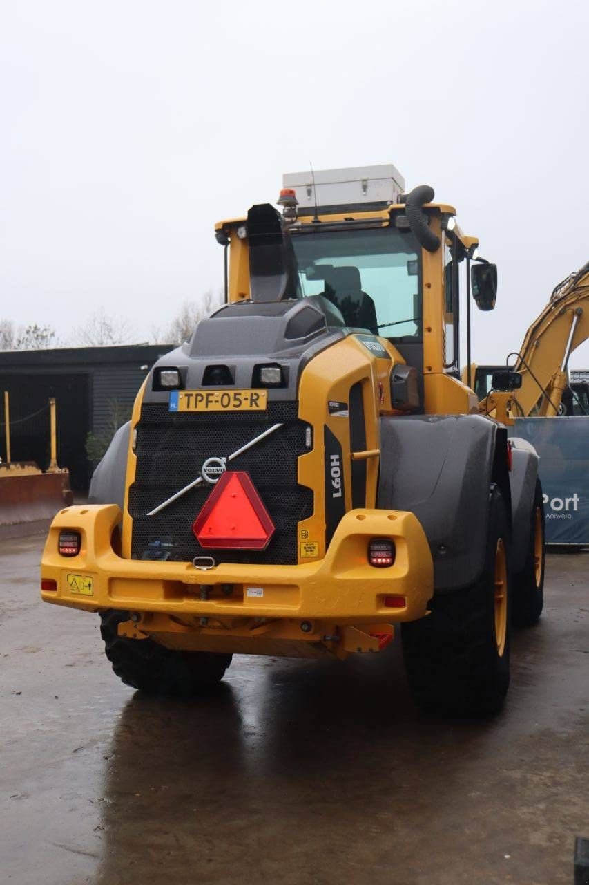 Radlader от тип Volvo L60H, Gebrauchtmaschine в Antwerpen (Снимка 7)