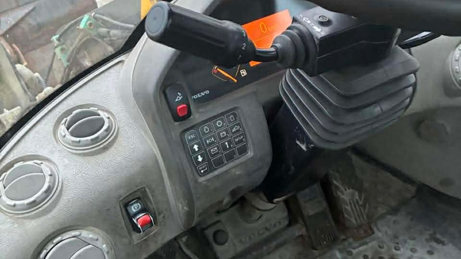 Radlader от тип Volvo L90 F, Gebrauchtmaschine в Skive (Снимка 4)