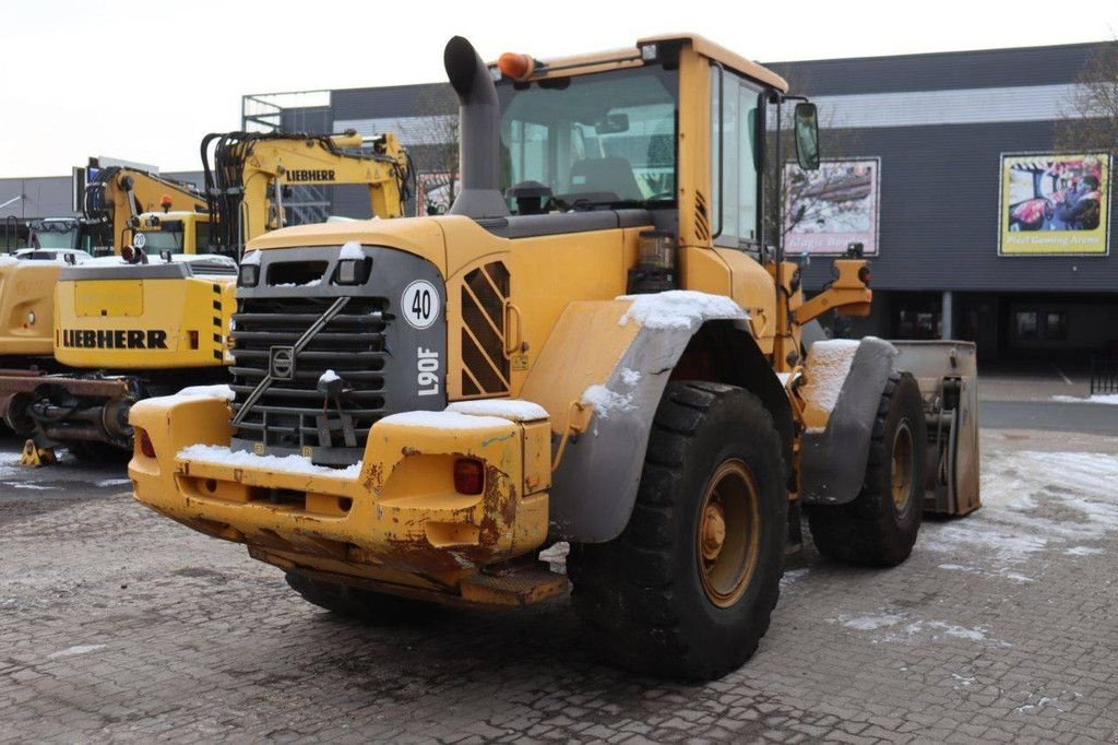 Radlader van het type Volvo L90F, Gebrauchtmaschine in Antwerpen (Foto 7)