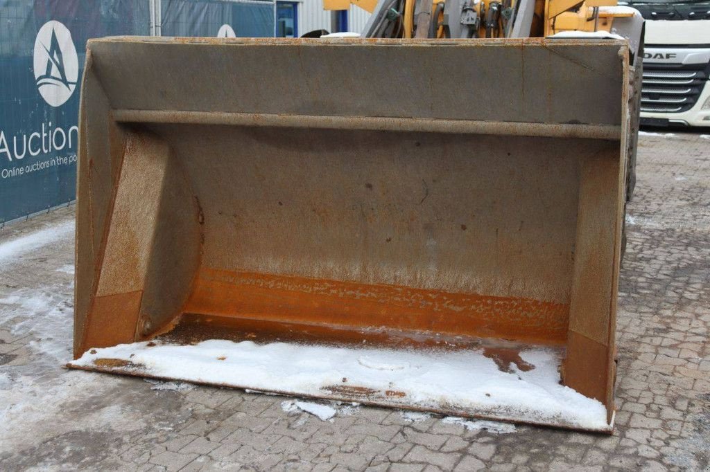 Radlader van het type Volvo L90F, Gebrauchtmaschine in Antwerpen (Foto 11)