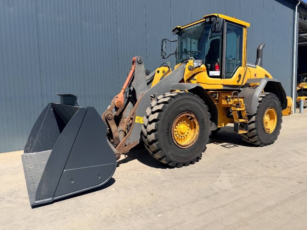 Radlader of the type Volvo L90G, Gebrauchtmaschine in Venlo (Picture 1)