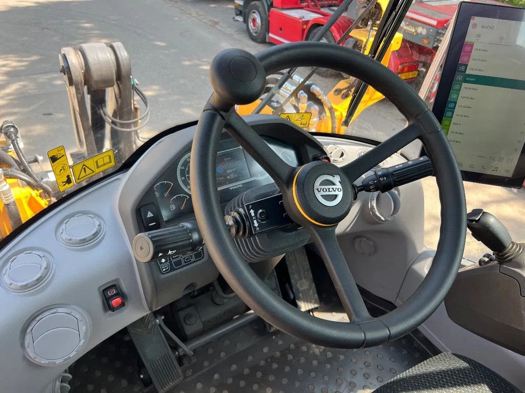 Radlader of the type Volvo L90H Full Option, Gebrauchtmaschine in Doetinchem (Picture 11)