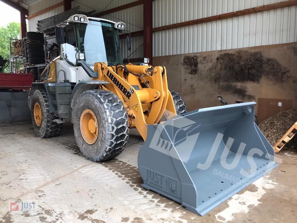 Radlader des Typs Volvo Radladerschaufel, Neumaschine in Schnelldorf (Bild 4)