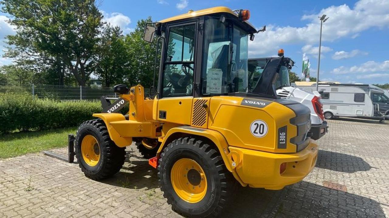 Radlader des Typs Volvo VOLVO L 30, Neumaschine in Neubukow (Bild 5)