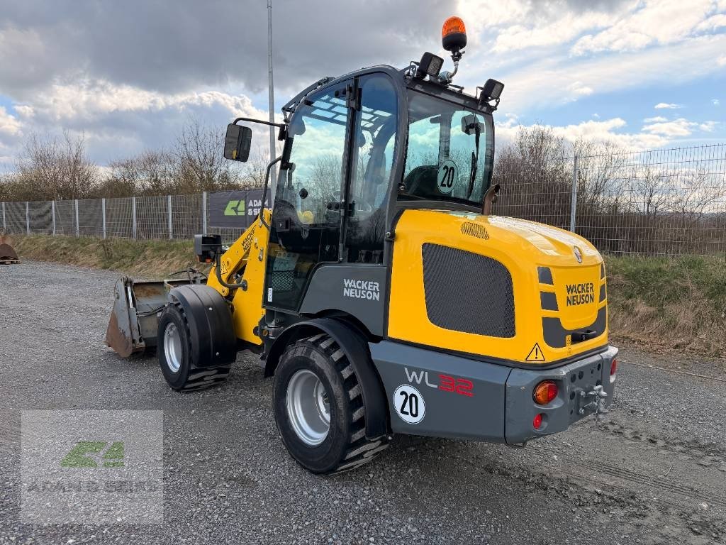 Radlader du type Wacker Neuson WL32, Gebrauchtmaschine en Neudrossenfeld (Photo 9)
