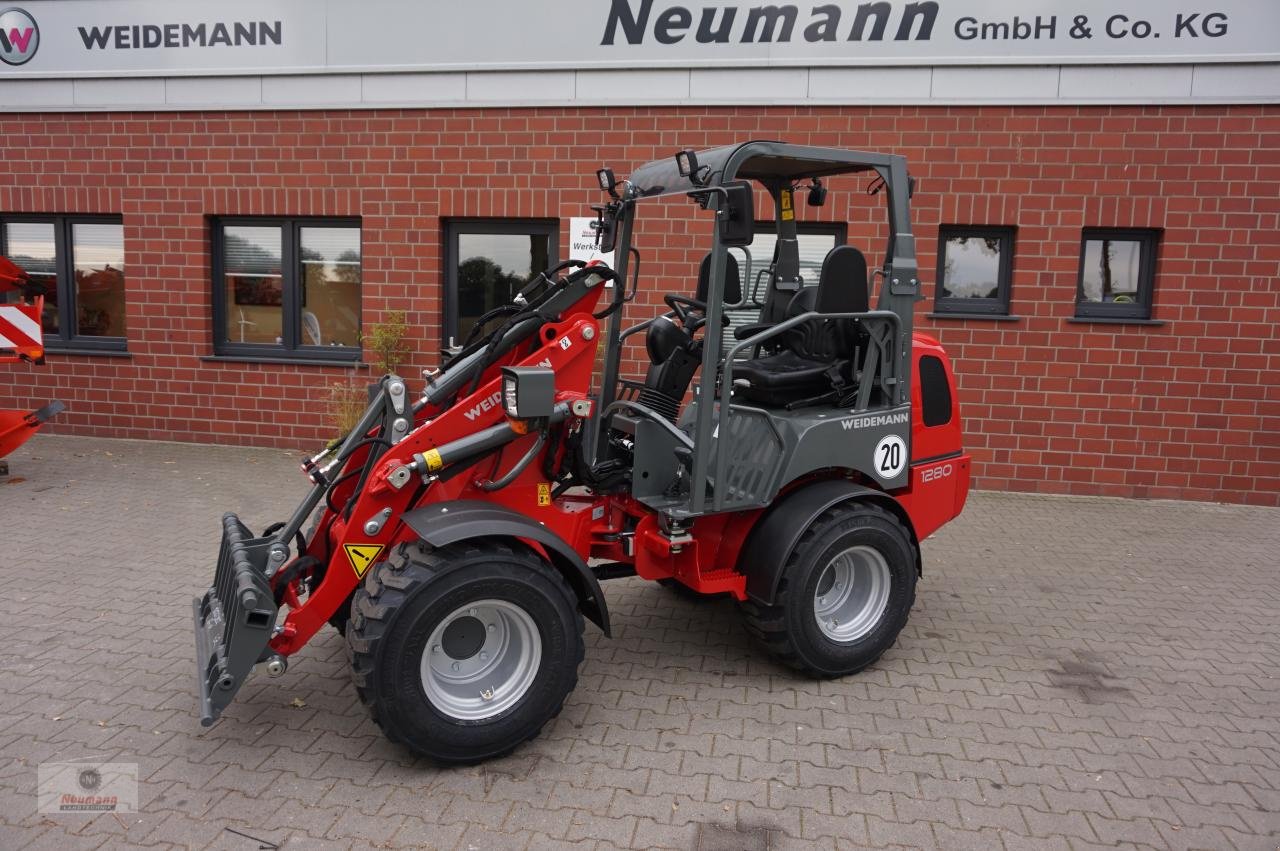 Radlader des Typs Weidemann  1280, Neumaschine in Barßel (Bild 1)